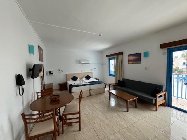 Kefalonitis Hotel Apartments Paphos Exterior foto