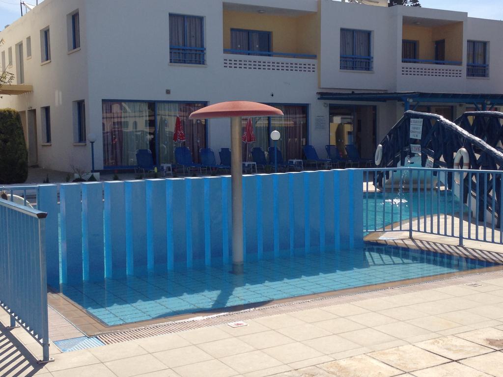 Kefalonitis Hotel Apartments Paphos Exterior foto