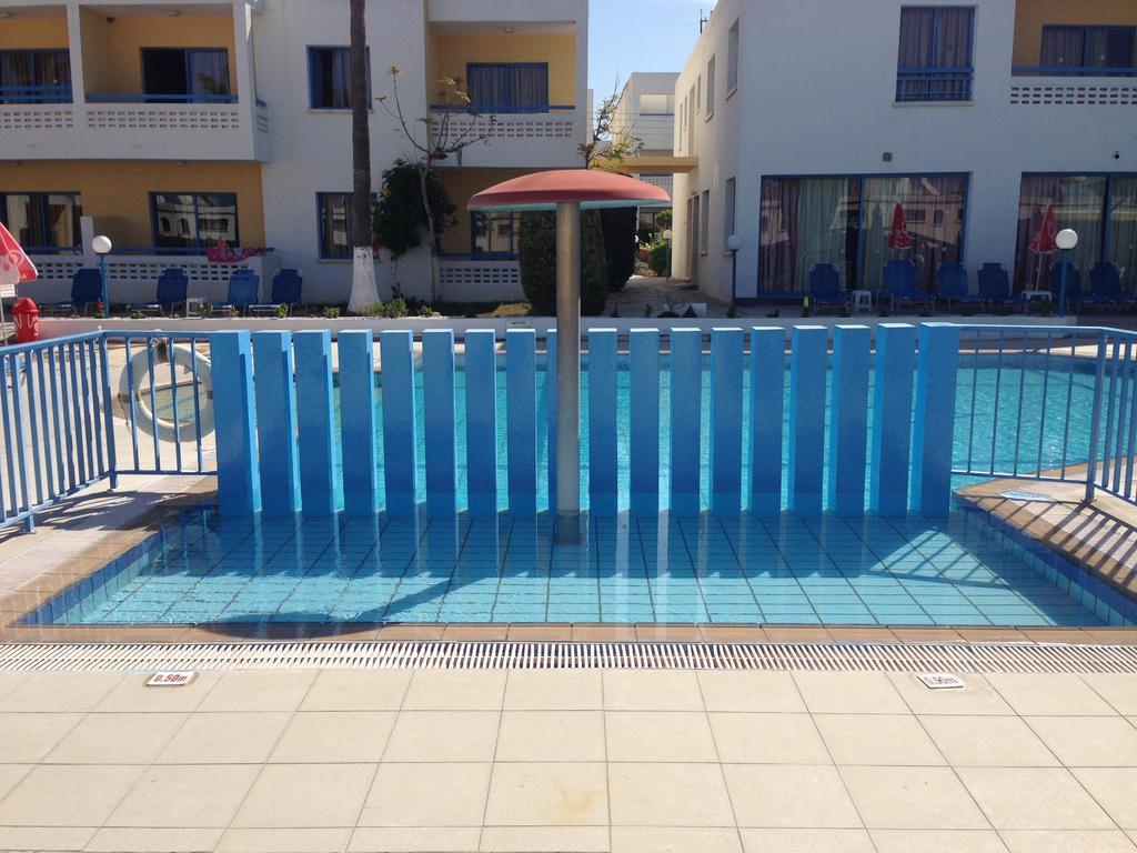 Kefalonitis Hotel Apartments Paphos Exterior foto