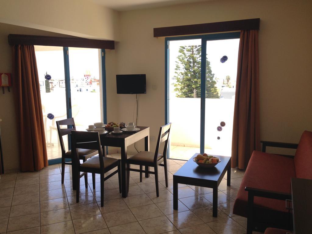 Kefalonitis Hotel Apartments Paphos Exterior foto