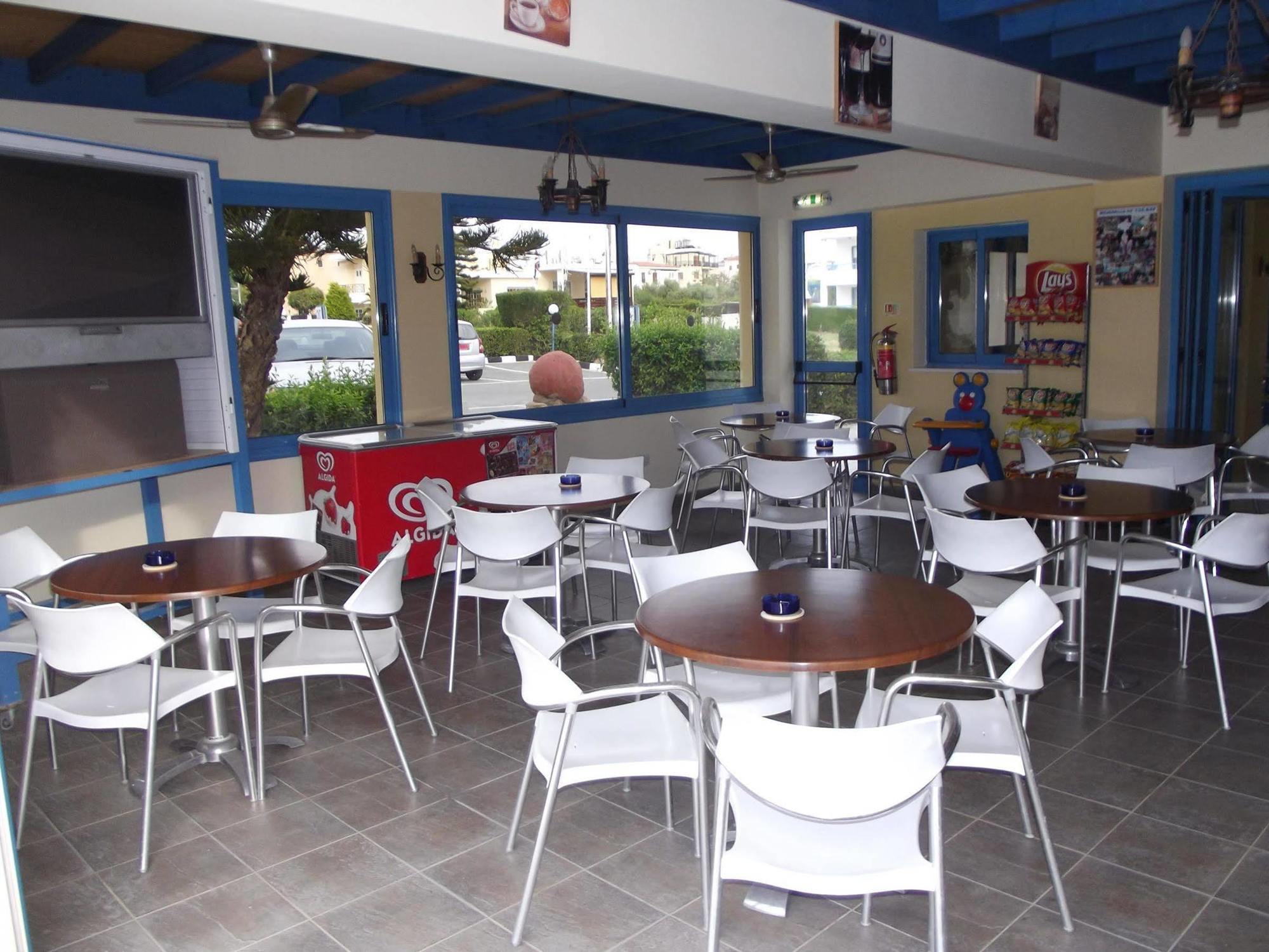 Kefalonitis Hotel Apartments Paphos Exterior foto